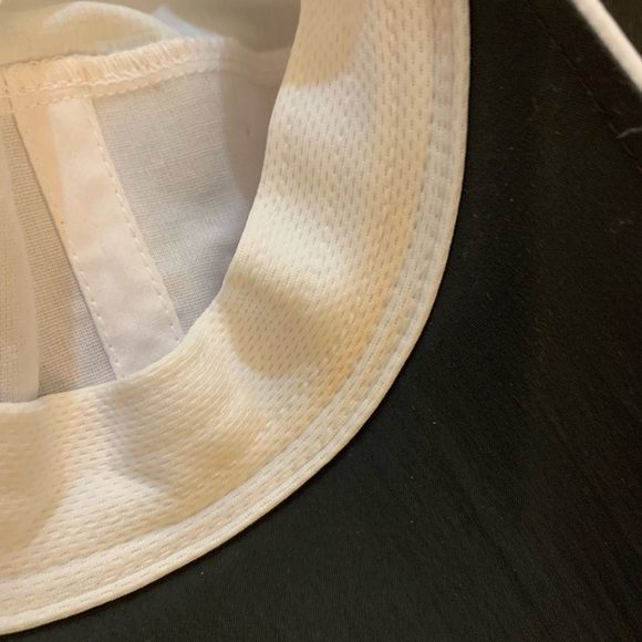 Columbia Classic Visor White Cap - Picture 10 of 11
